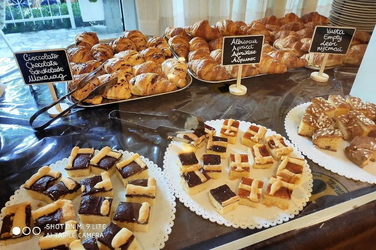 Mantovani Hotel Mariu Rimini 3*,