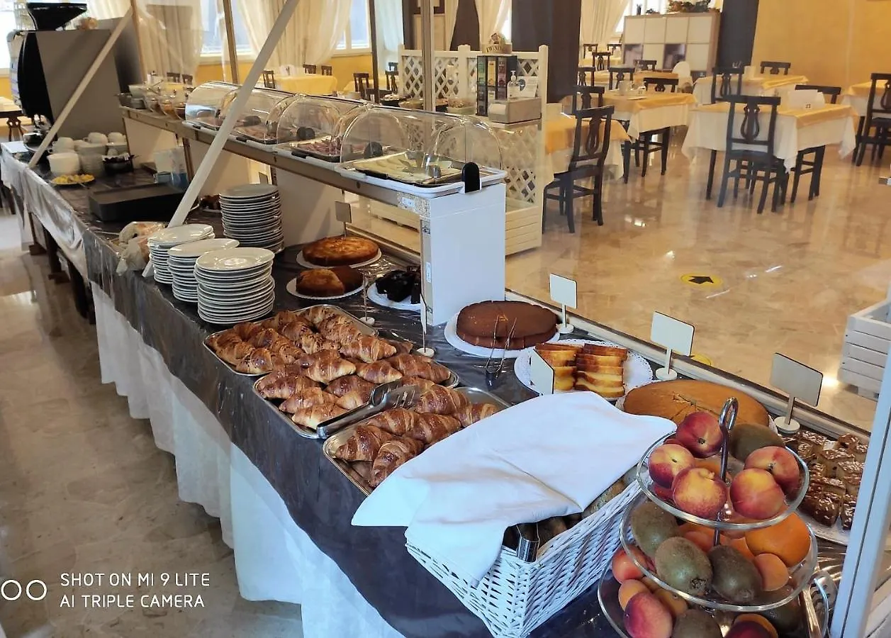 Mantovani Hotel Mariu Rimini 3*,  Italy