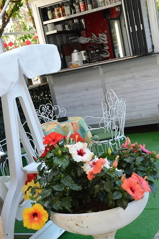 Mantovani Hotel Mariu Rimini 3*,